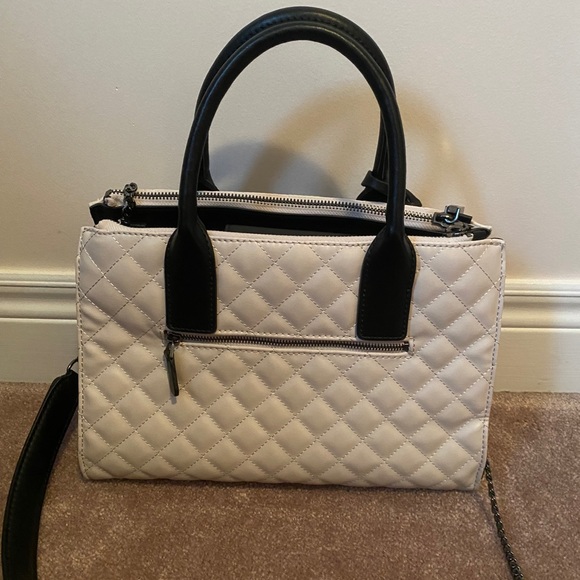 Guess Bag - Picture 3 of 10